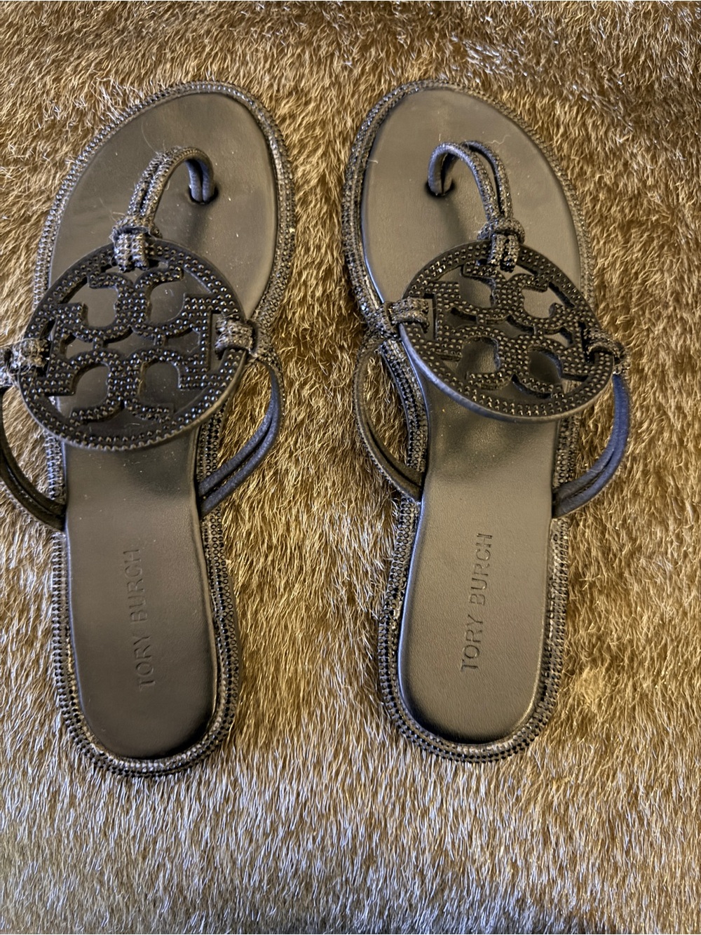 Tory Burch Black Logo Medallion Toe-Post Sandals - Picture 2 of 10